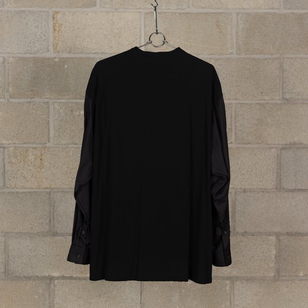The Viridi-Anne Long Twisted Shirt - Black The Viridi-Anne Long Twisted Shirt - Black