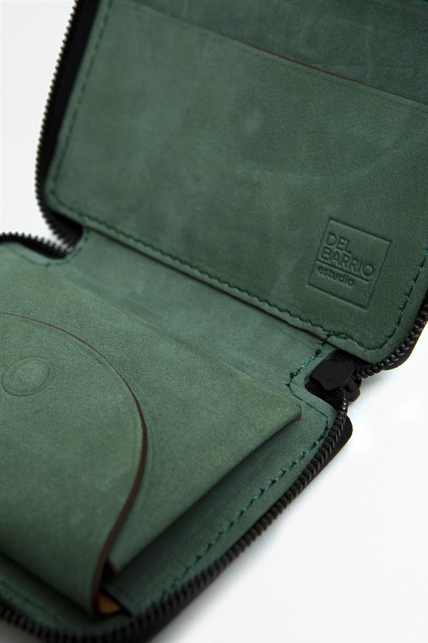 Del Barrio Small Zipped Wallet - Black/Green Del Barrio Small Zipped Wallet - Black/Green