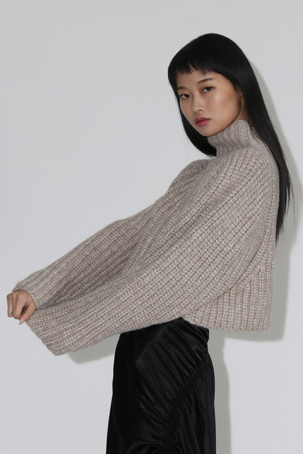 Shaina Mote Crop Knit Turtleneck Pullover - Melange Beige Shaina Mote Crop Knit Turtleneck Pullover - Melange Beige