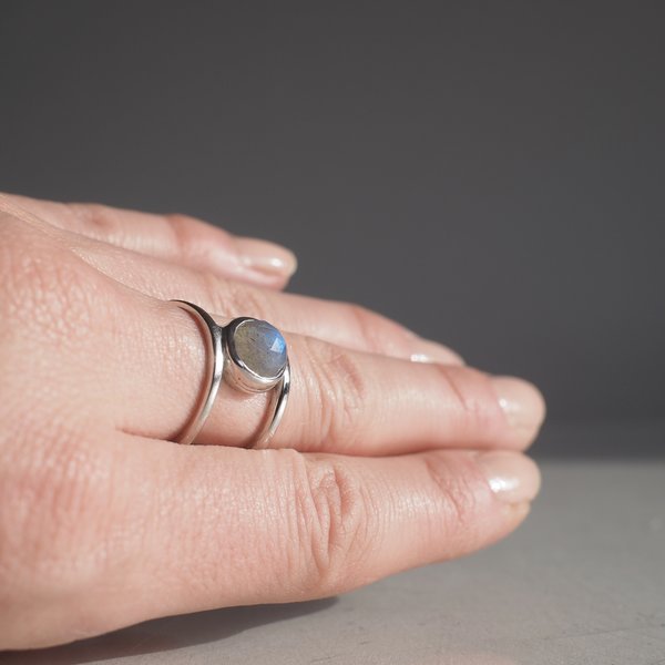 Angela Monaco Double Band Ring with Labradorite - silver Angela Monaco Double Band Ring with Labradorite - silver