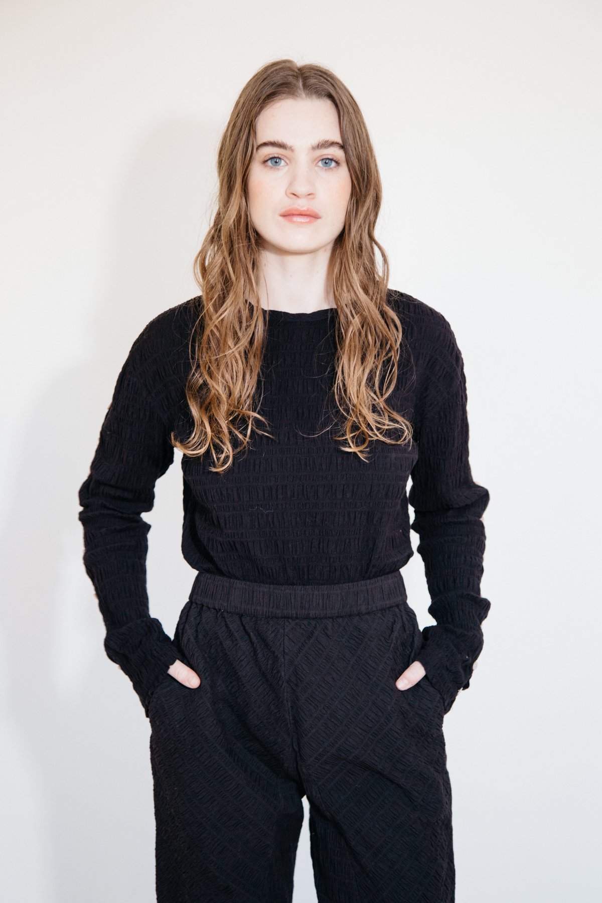 Nikki Chasin SIMA CREWNECK - BLACK CRINKLE - Image 2 of 4