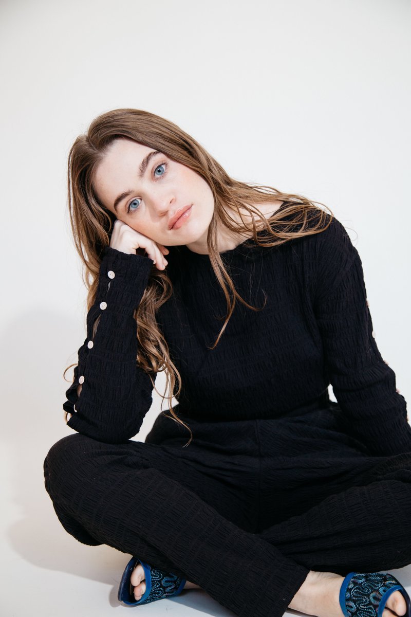 Nikki Chasin SIMA CREWNECK - BLACK CRINKLE