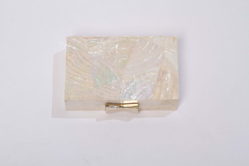 Alajas Abstract geometry clutch - abalone