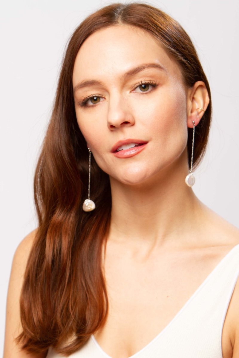 Alajas Linya pearl earrings - white 