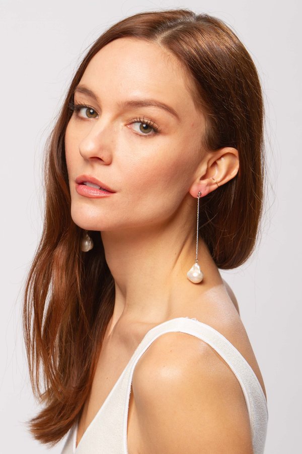 Alajas Tali pearl earrings - white Alajas Tali pearl earrings - white