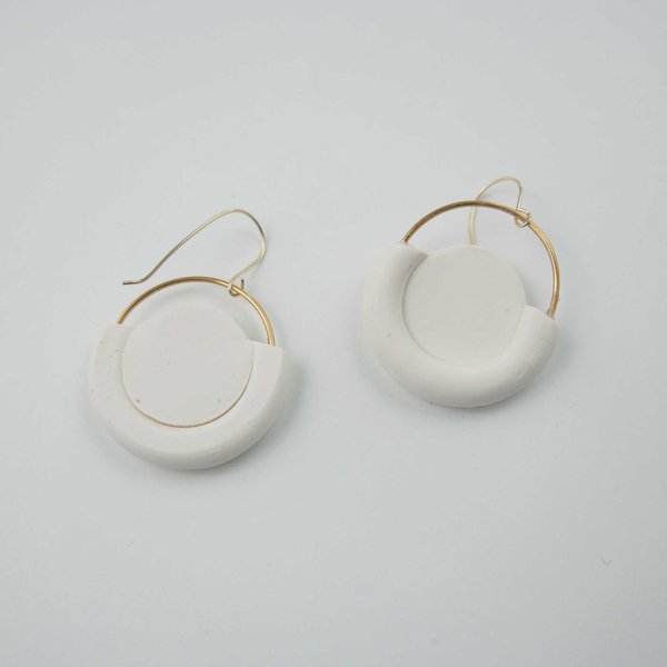 Soft Corner Cradle Earrings - Creme Soft Corner Cradle Earrings - Creme