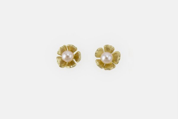 Andrea Shelley Petunia Pearl Earrings - White Andrea Shelley Petunia Pearl Earrings - White