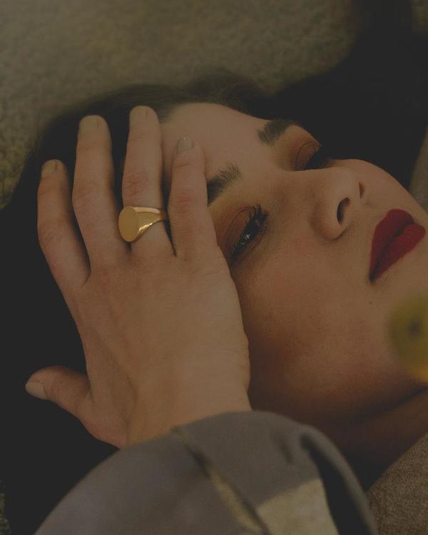 APSE ADORN Blank Signet Ring - Gold APSE ADORN Blank Signet Ring - Gold
