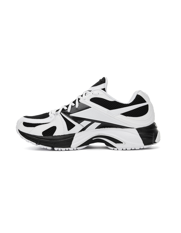 Vetements Spike Runner 200 Sneakers - Black/White Vetements Spike Runner 200 Sneakers - Black/White