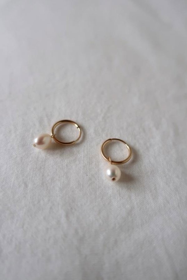 AA Studio Tiny Drop Pearl Hoops - Gold/Pearl AA Studio Tiny Drop Pearl Hoops - Gold/Pearl