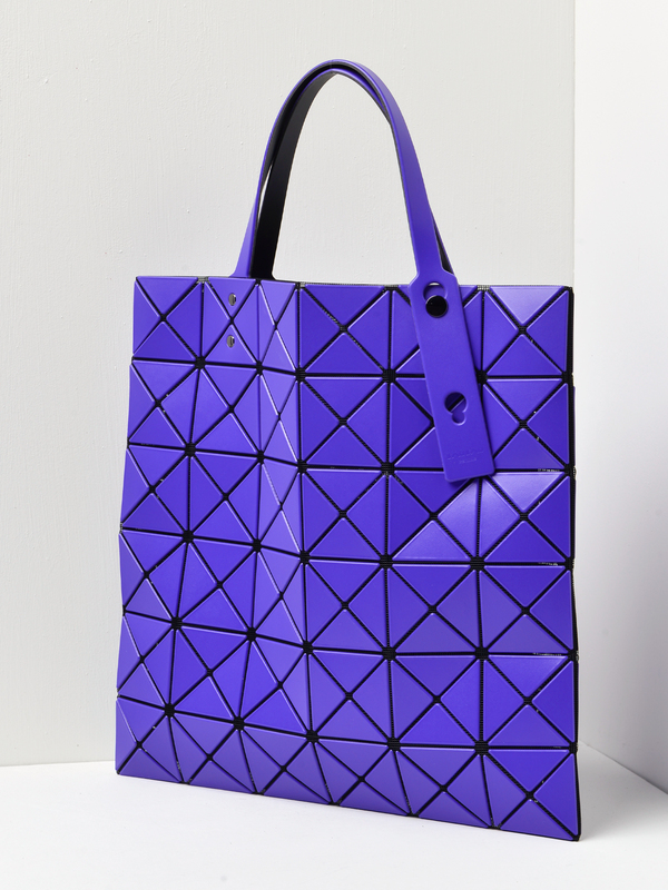 【未使用級】BAO BAO LUCENT MATTE トートバッグ ネイビー BAO BAO ISSEY MIYAKE LUCENT MATTE 2 - NAVY BLUE | Garmentory
