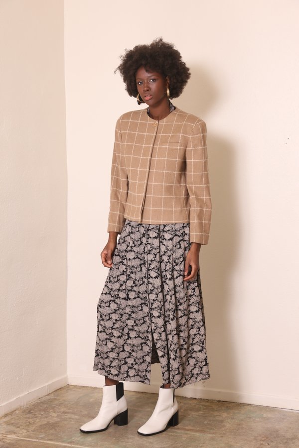 "INTENTIONALLY __________." ARCHIVE 0265 GRID COAT - BEIGE "INTENTIONALLY __________." ARCHIVE 0265 GRID COAT - BEIGE
