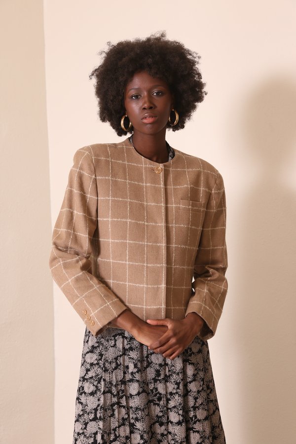 "INTENTIONALLY __________." ARCHIVE 0265 GRID COAT - BEIGE "INTENTIONALLY __________." ARCHIVE 0265 GRID COAT - BEIGE