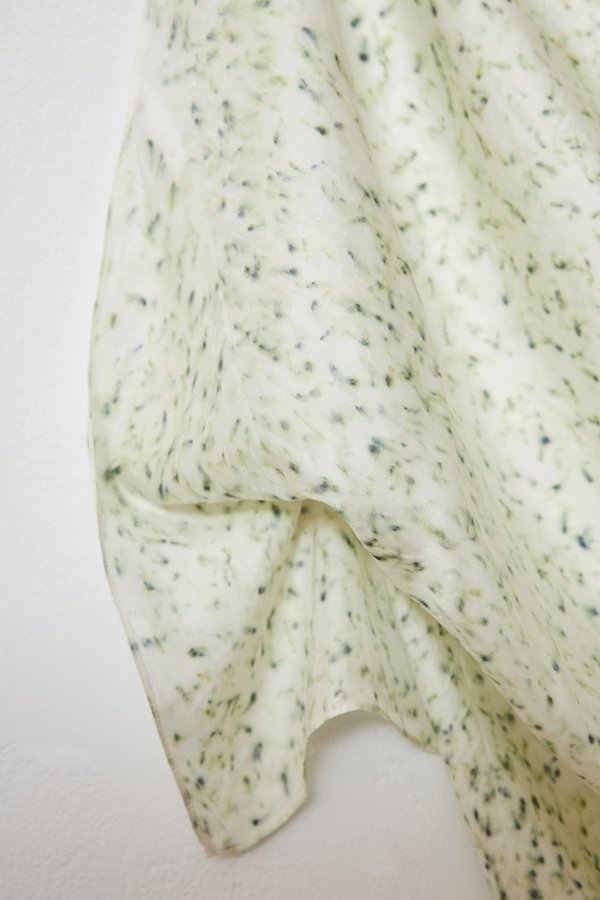 OUND FLOWER PETAL PRINTED SILK SCARF OUND FLOWER PETAL PRINTED SILK SCARF