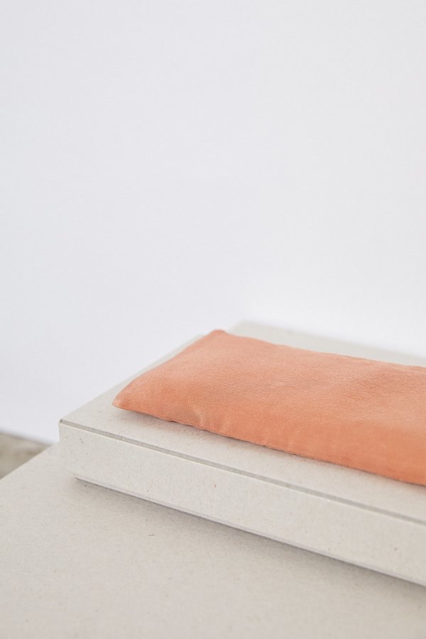 OUND HAND DYED SILK AROMATHERAPY EYEPILLOW - AVOCADO OUND HAND DYED SILK AROMATHERAPY EYEPILLOW - AVOCADO
