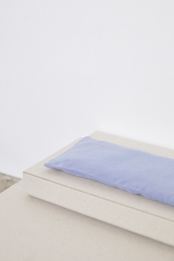 OUND HAND DYED SILK AROMATHERAPY EYEPILLOW OUND HAND DYED SILK AROMATHERAPY EYEPILLOW