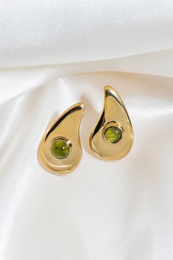ARO Wave Earrings - Peridot ARO Wave Earrings - Peridot