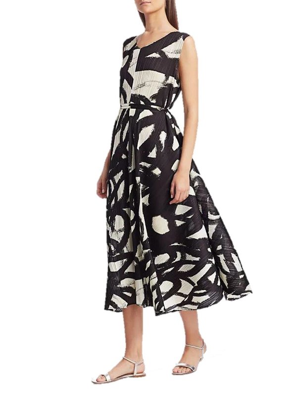 PLEATS PLEASE ISSEY MIYAKE SPIN ブラック Pleats Please Issey Miyake Spin Dress - Black/White | Garmentory