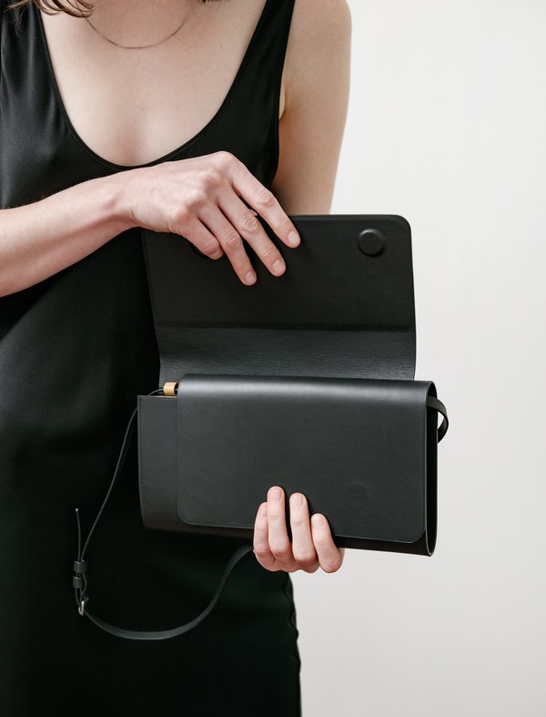 ISAAC REINA クラッチバッグ ISAAC REINA クラッチバッグ