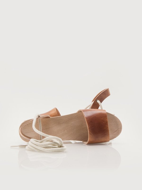 ZUZII FOOTWEAR Slingback Clogs - Whiskey ZUZII FOOTWEAR Slingback Clogs - Whiskey