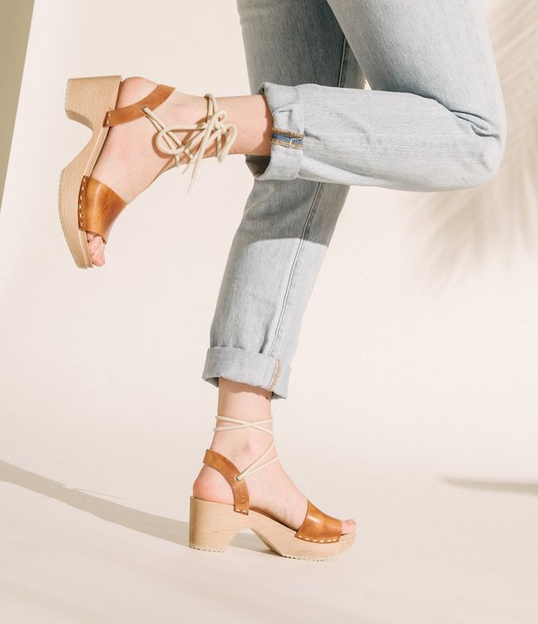 ZUZII FOOTWEAR Slingback Clogs - Whiskey ZUZII FOOTWEAR Slingback Clogs - Whiskey
