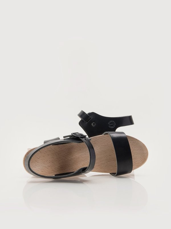 ZUZII FOOTWEAR Harness Clogs - Black ZUZII FOOTWEAR Harness Clogs - Black