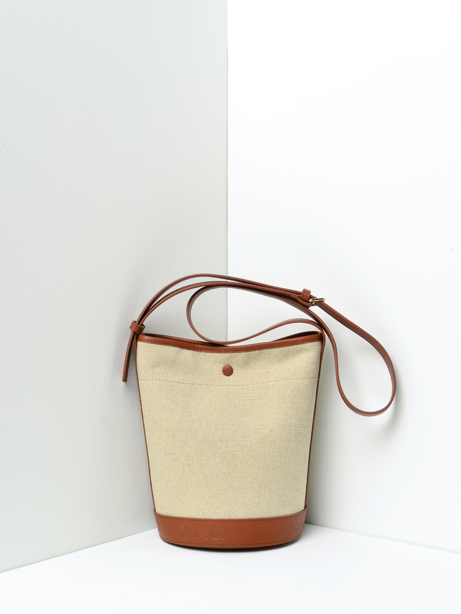 apc brown bolsa