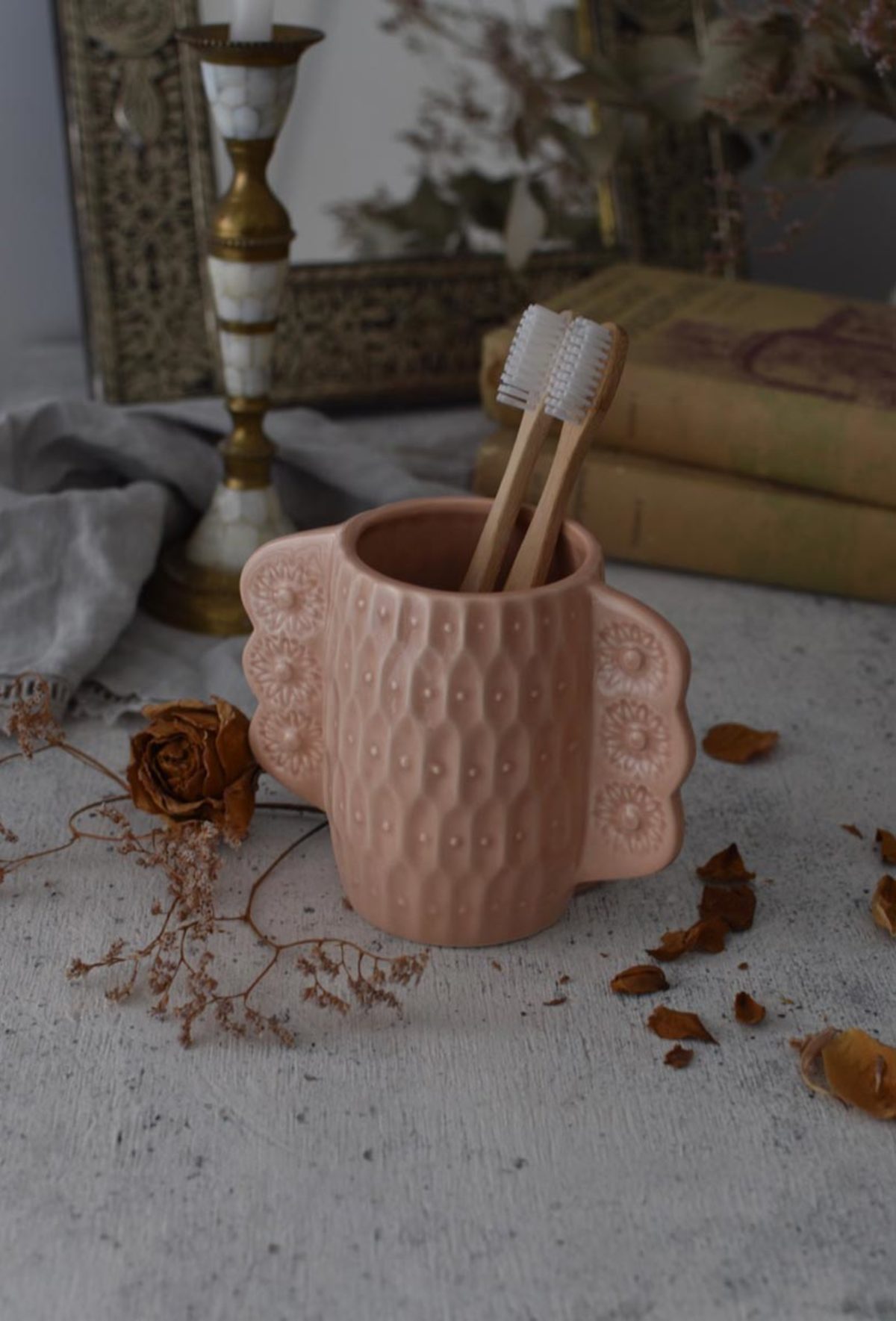 OWO Cerámica Victorian Pink Toothbrush Holder Garmentory