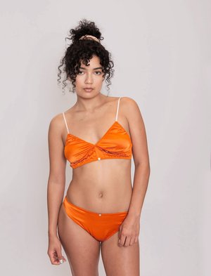 Botanica Workshop Stretch Silk Vina Bralette - Sunset Botanica Workshop Stretch Silk Vina Bralette - Sunset