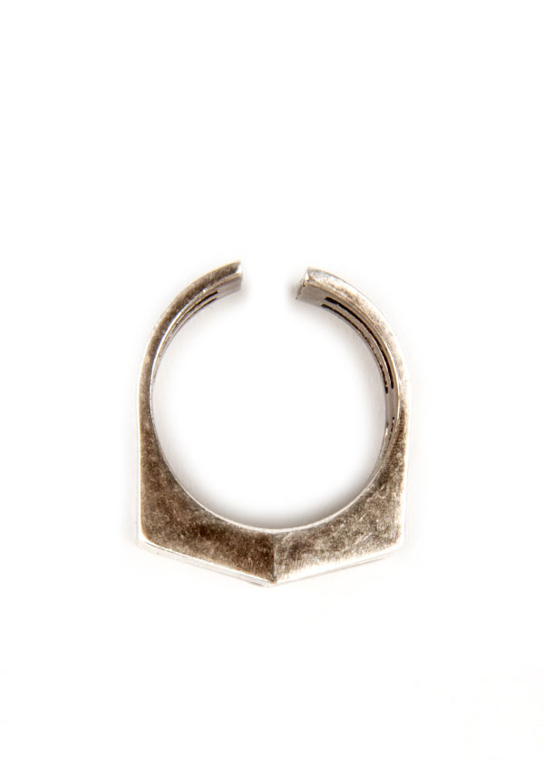 TomTom Jewelry The Chevron Mini Ring in Oxidized Silver Garmentory