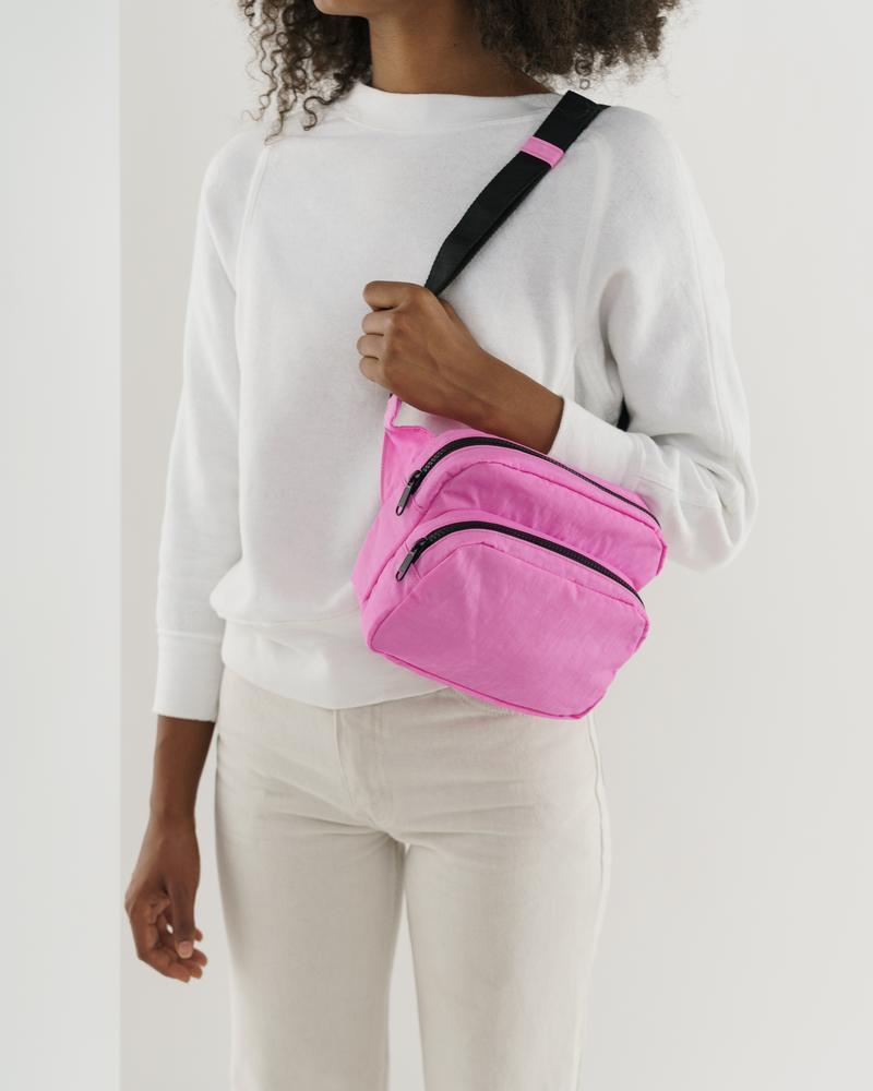 BAGGU FANNY PACK (BRIGHT PINK) | Garmentory