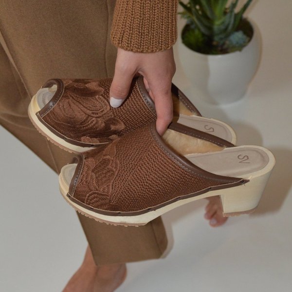 Santa Venetia Goods Sunday Shealing Lined Clog - EMBER Santa Venetia Goods Sunday Shealing Lined Clog - EMBER