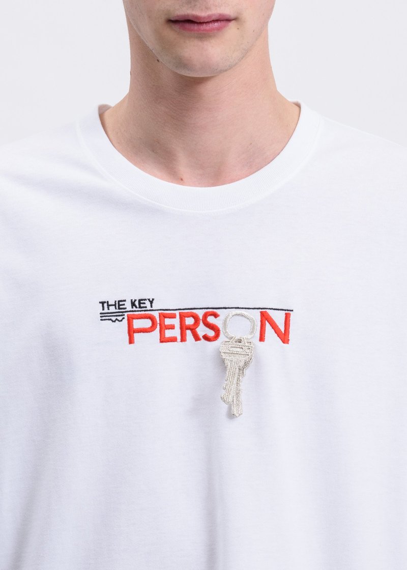 トップス doublet KEY PERSON EMBROIDERY SHIRT M Doublet White Key Person Embroidery T-Shirt Doublet