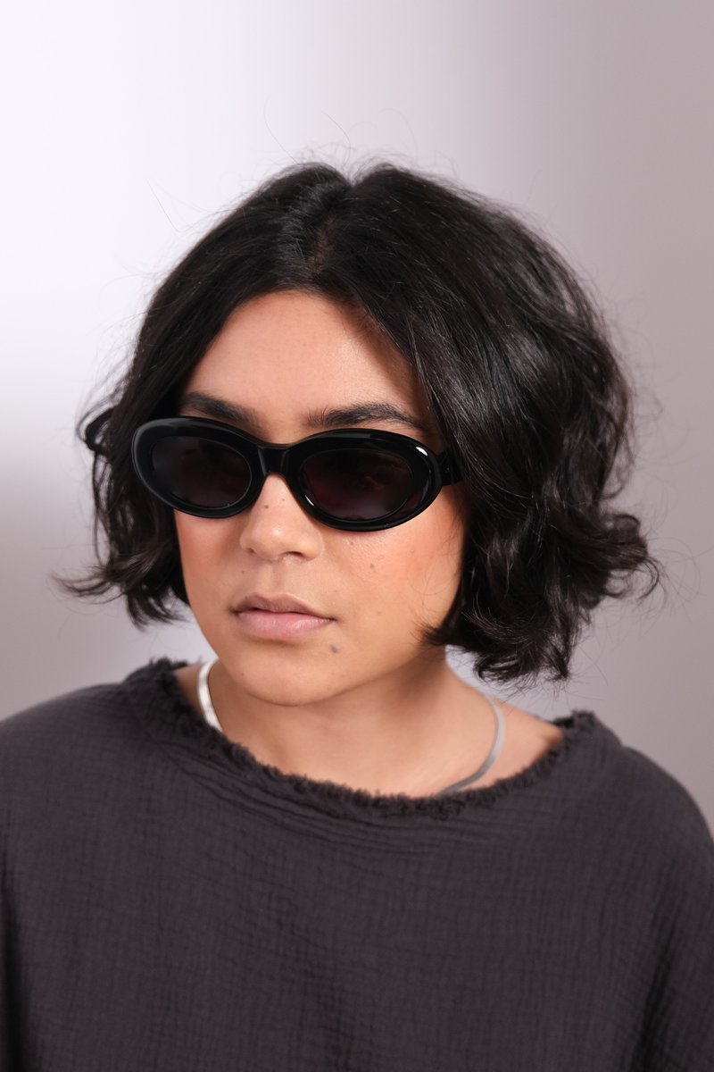 SUN BUDDIES Courtney ブラックサングラス Sun Buddies Courtney Sunglasses - Black | Garmentory