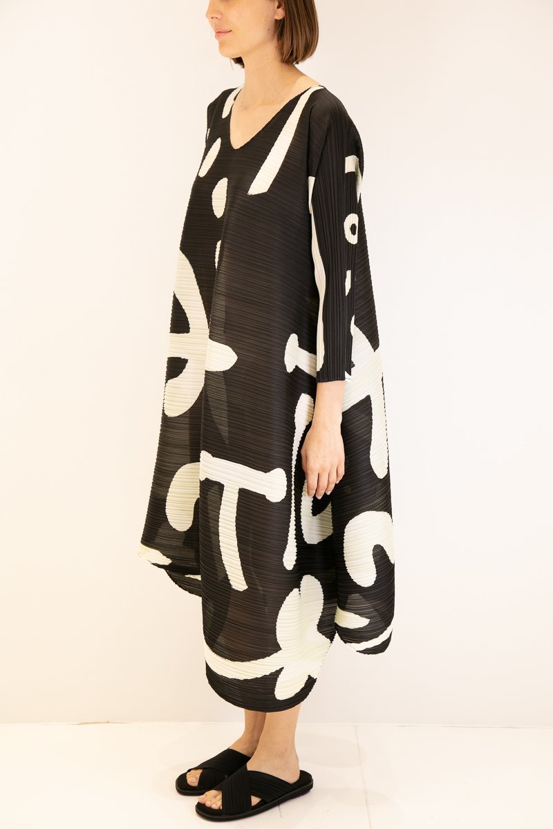 新品タグ付き PLEATS PLEASE PAUSE ブラック 3 即日発送 Pleats-Please-Issey-Miyake-