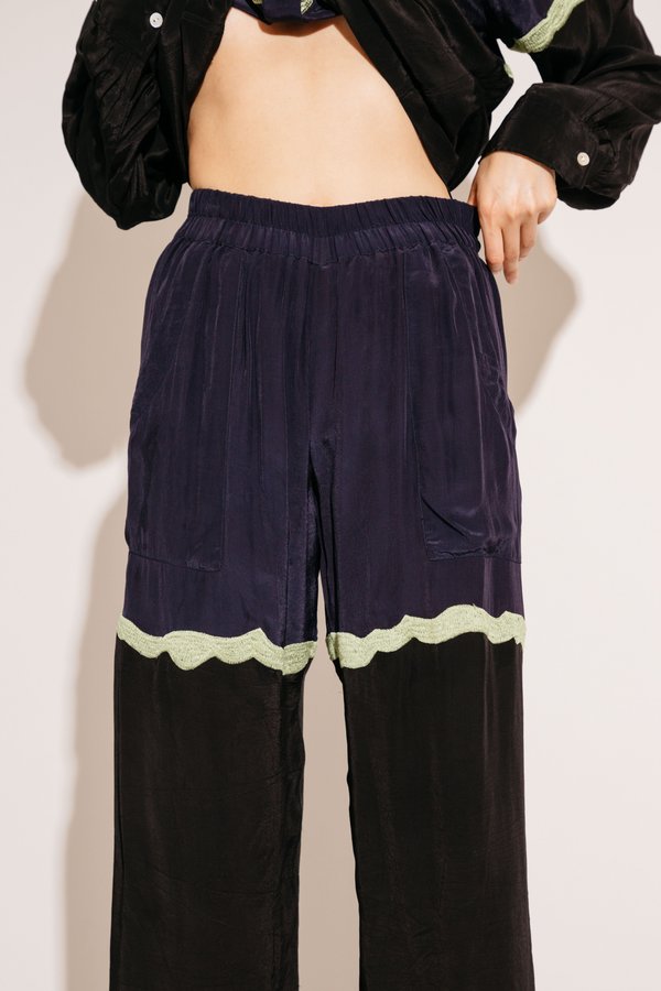 Nikki Chasin PATCH PANT - NAVY/BLACK