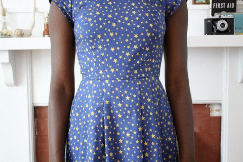 Birds of North America Macaw Dress (Star Print) POP-UP SALE Birds of North America Macaw Dress (Star Print) POP-UP SALE