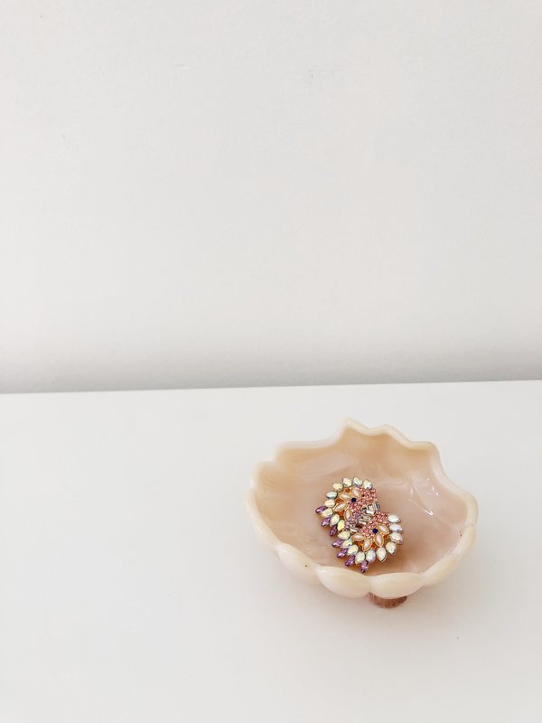 Ri-Ri-Ku CAMBRIDGE HOUSE SHELL DISH Ri-Ri-Ku CAMBRIDGE HOUSE SHELL DISH