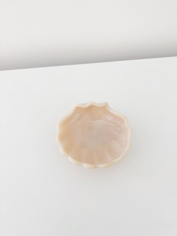 Ri-Ri-Ku CAMBRIDGE HOUSE SHELL DISH Ri-Ri-Ku CAMBRIDGE HOUSE SHELL DISH