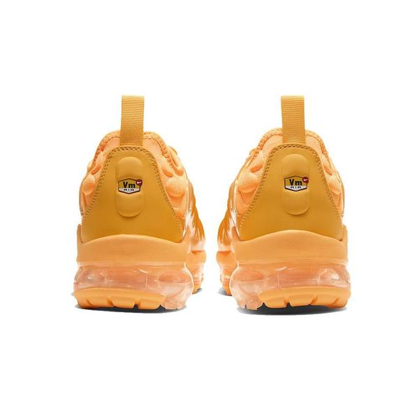 vapormax plus university gold