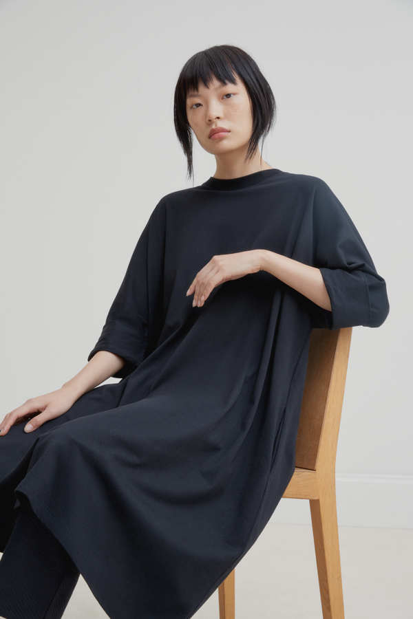 boxy cut dress The Great. The Boxy Dress with Daisy Embroidery - Washed Black