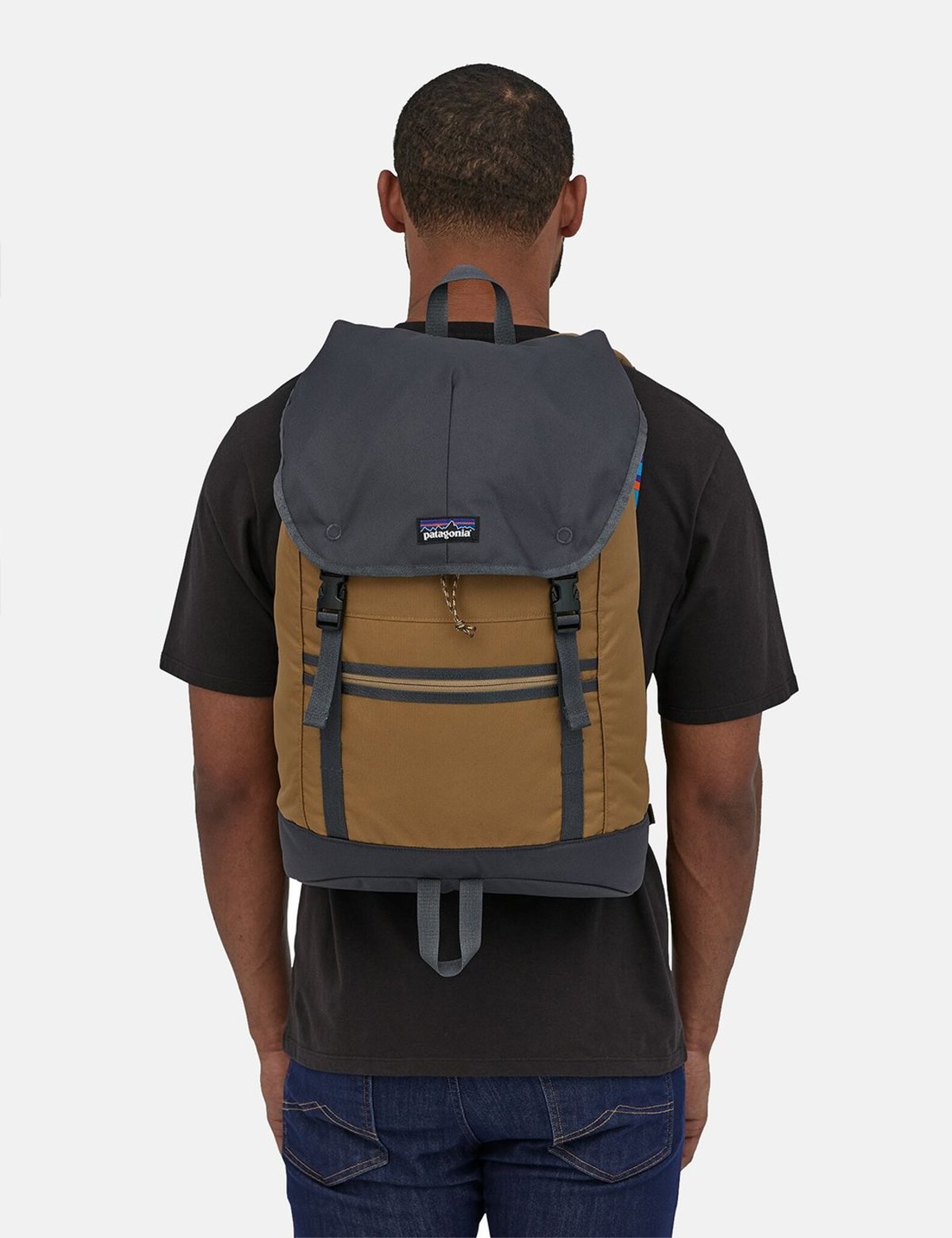 patagonia arbor backpack brown Classic Pack 25L  Saint Bernard Patagonia - Arbor Roll-Top Canvas