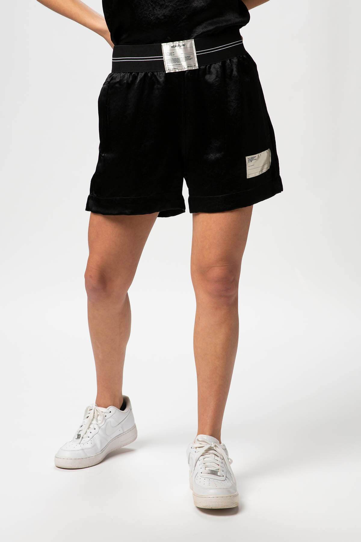 ショートパンツ HELMUT LANG Women Shorts  Burmudas LP02HW205001 Black Helmut Lang Women's Torsion Slouchy Bermuda Short, Black, 2