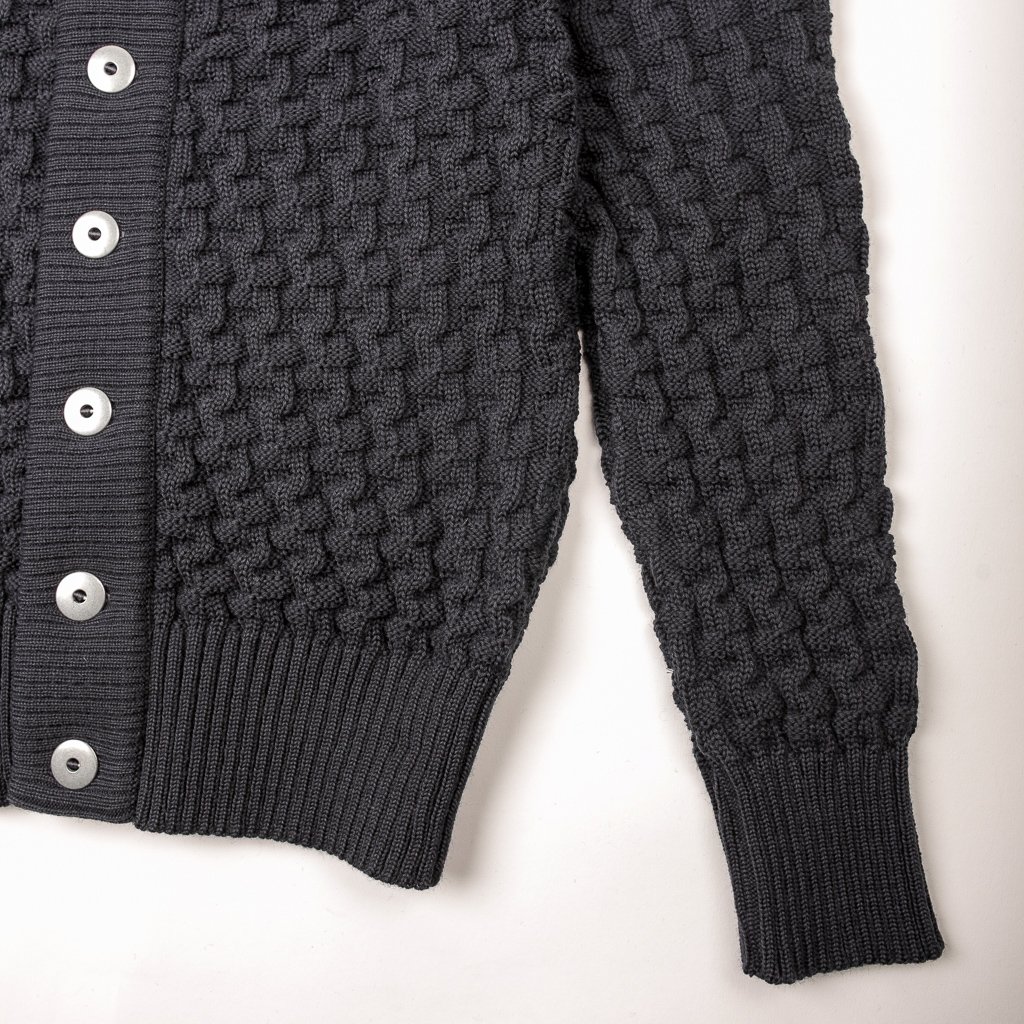 sns stark sweater