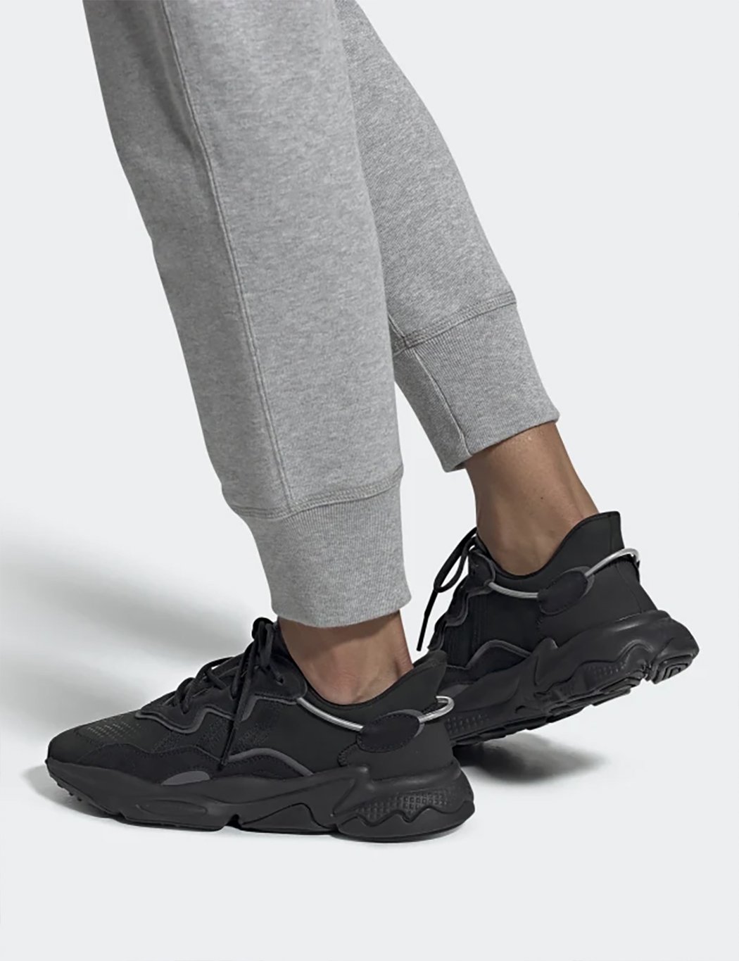 adidas ozweego black