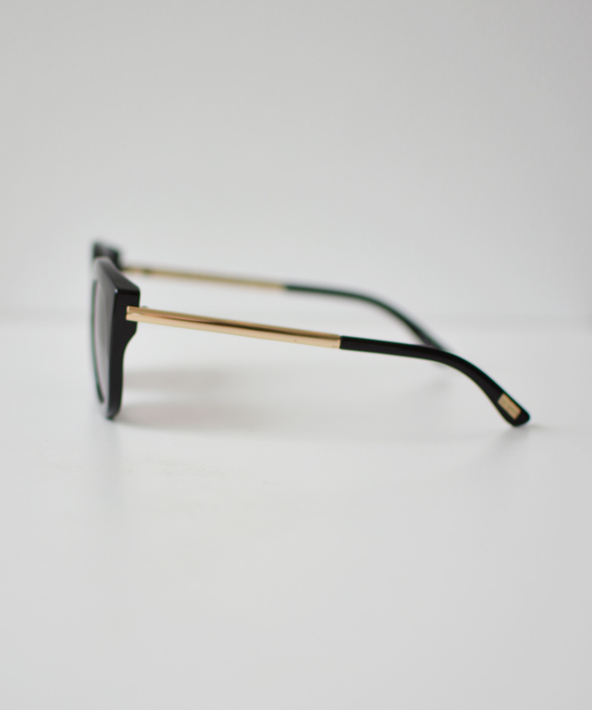 Le Specs Runaway Luxe Sunglasses Le Specs FLOAT AWAY LSP2102389 main image 3