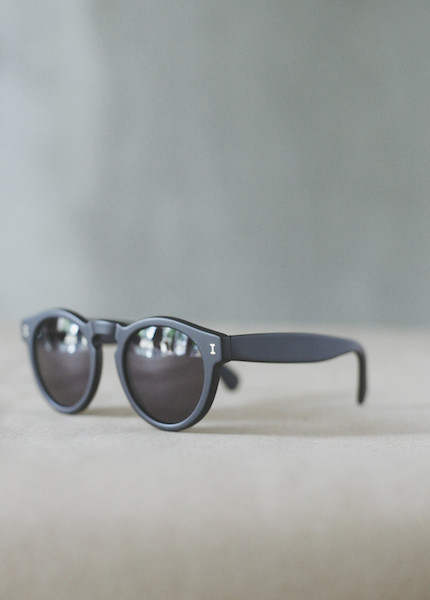 Illesteva Leonard in Matte Black Illesteva Leonard in Matte Black