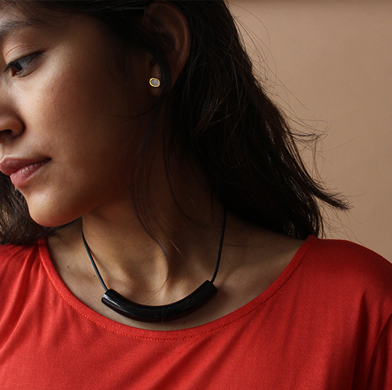 Surface Handmade Black Short Collar Surface Handmade Black Short Collar