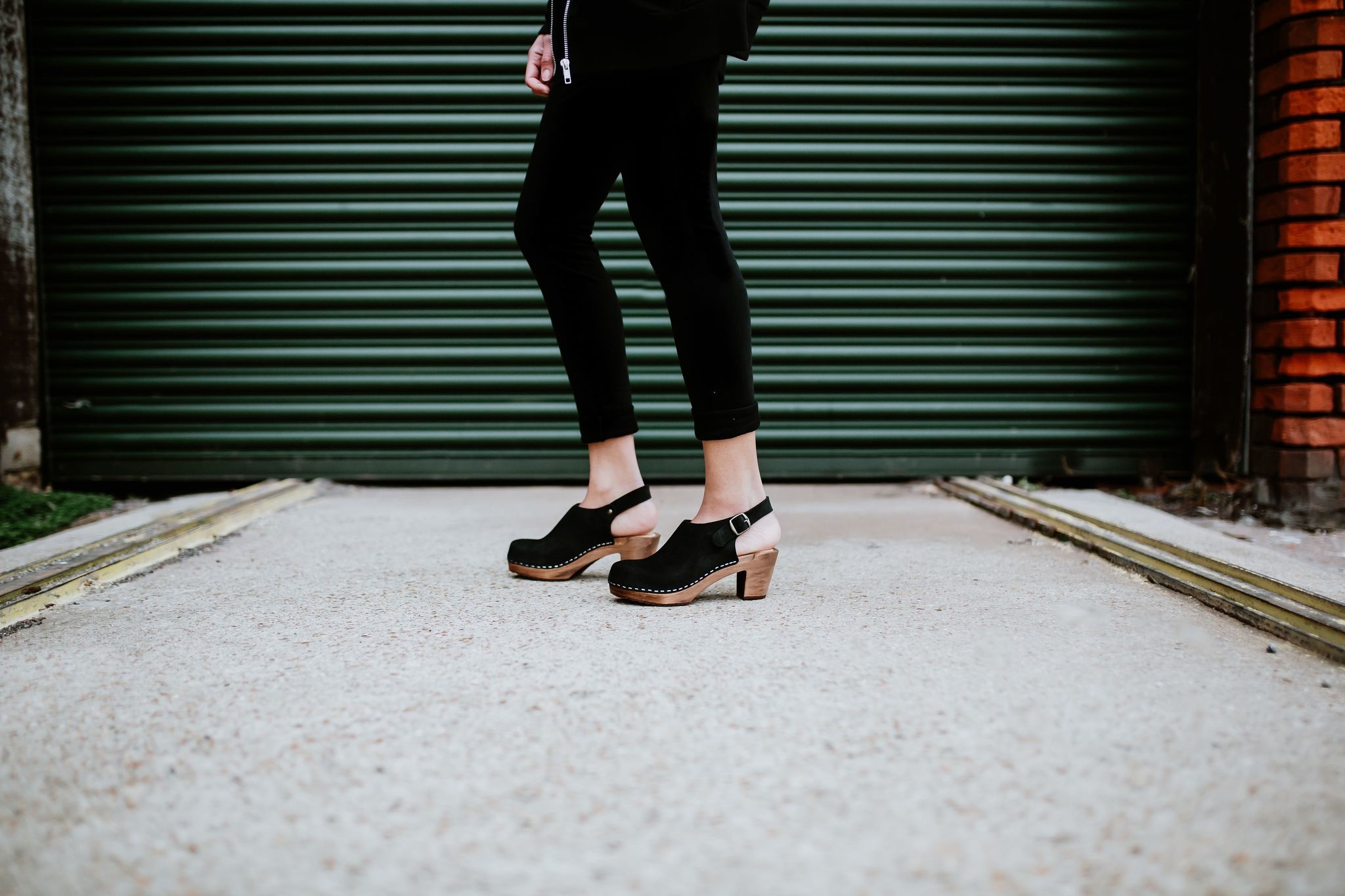 clogs good for your back