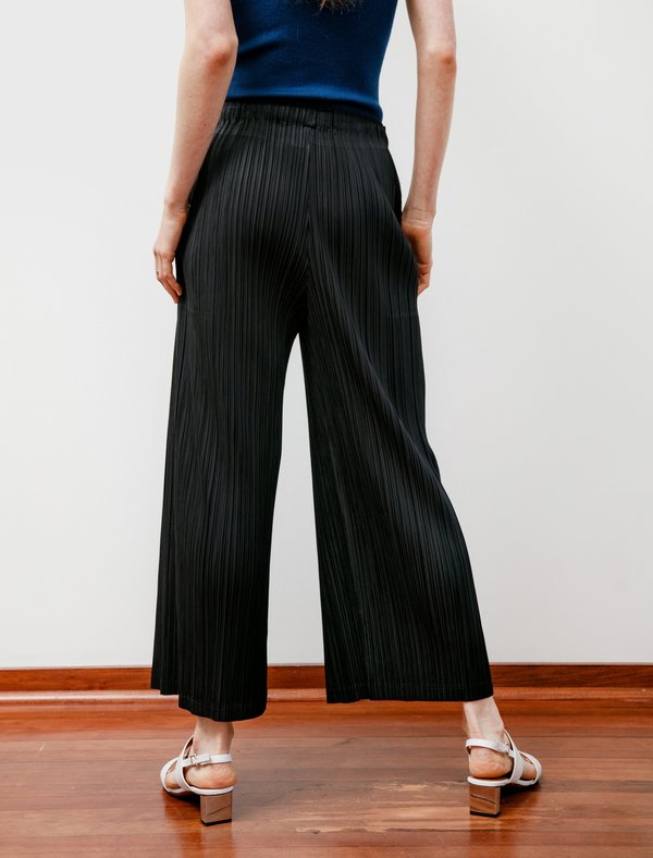 PLEATS PLEASE 裾フリンジ　ワイドパンツ　ブラック　サイズ　4 PLEATS PLEASE 裾フリンジ ワイドパンツ ブラック サイズ 4